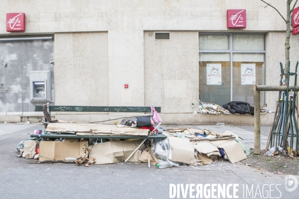 Un SDF devant l ecureuil