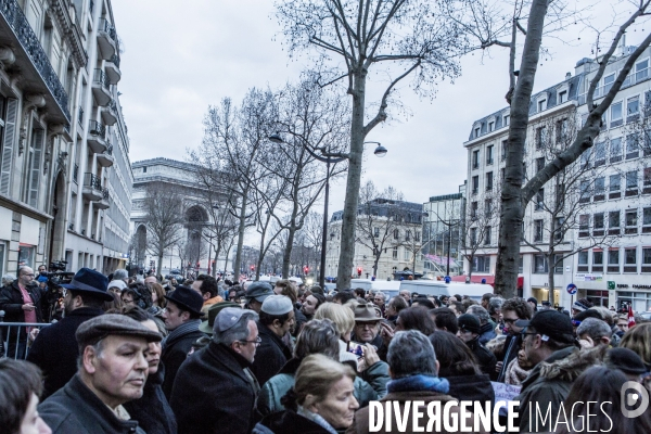 Paris, Ambassade du Danemark. Rassemblement apres les 2 fusillades de Copenhague.