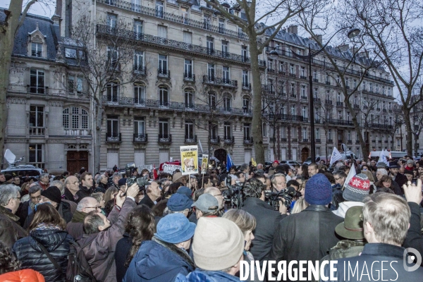 Paris, Ambassade du Danemark. Rassemblement apres les 2 fusillades de Copenhague.