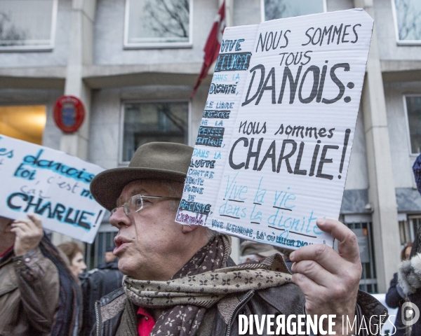 Paris, Ambassade du Danemark. Rassemblement apres les 2 fusillades de Copenhague.