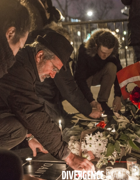 Paris, Ambassade du Danemark. Rassemblement apres les 2 fusillades de Copenhague.