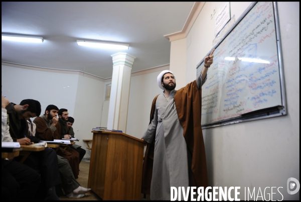 The kingdom of mullahs in Islamic Iran. Le royaume des mollahs en Iran islamique.