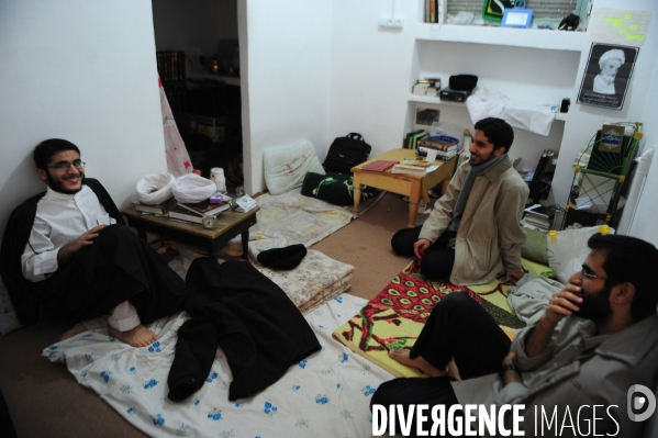 The kingdom of mullahs in Islamic Iran. Le royaume des mollahs en Iran islamique.
