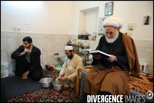 The kingdom of mullahs in Islamic Iran. Le royaume des mollahs en Iran islamique.