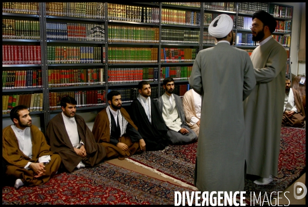 The kingdom of mullahs in Islamic Iran. Le royaume des mollahs en Iran islamique.