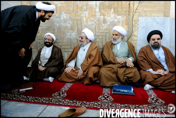 The kingdom of mullahs in Islamic Iran. Le royaume des mollahs en Iran islamique.