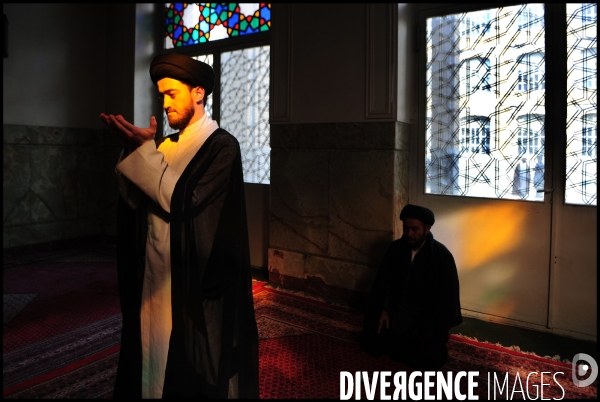 The kingdom of mullahs in Islamic Iran. Le royaume des mollahs en Iran islamique.