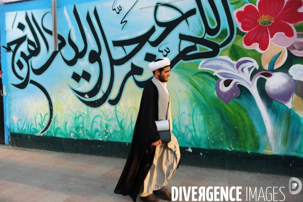 The kingdom of mullahs in Islamic Iran. Le royaume des mollahs en Iran islamique.