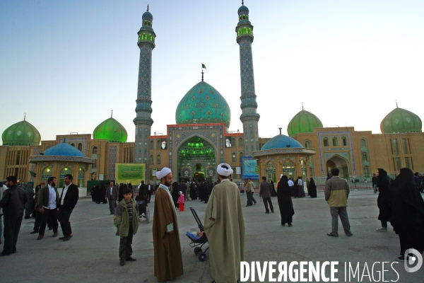 The kingdom of mullahs in Islamic Iran. Le royaume des mollahs en Iran islamique.
