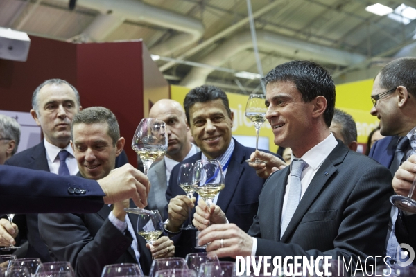 Manuel Valls PM au salon de l agriculture 2015