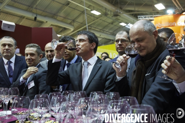 Manuel Valls PM au salon de l agriculture 2015