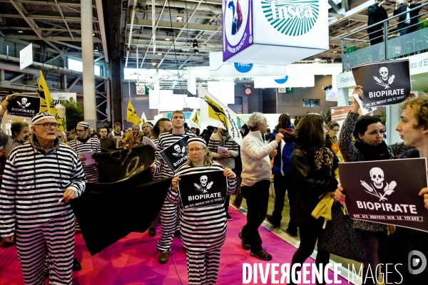 Salon de l Agriculture 2015.Manifestation de la Confederation paysanne contre la Biopiraterie