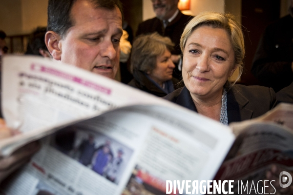 Marine Le Pen et Louis ALIOT à la conférence de presse du mouvement souverainiste et  gaulliste« Agir Pour la France » qui va rallier la candidature de Marine Le Pen à la présidentielle.