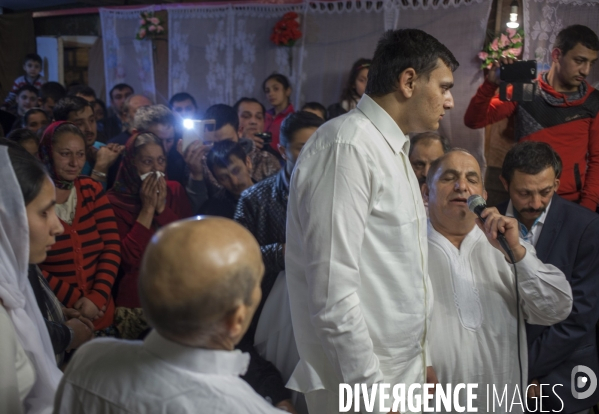 Baptême,  église pentecôtiste dans un camp roumains