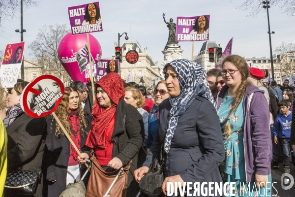 Marche de la  Journee internationale des Droits des Femmes, Paris.