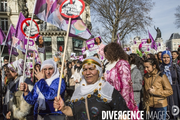 Marche de la  Journee internationale des Droits des Femmes, Paris.