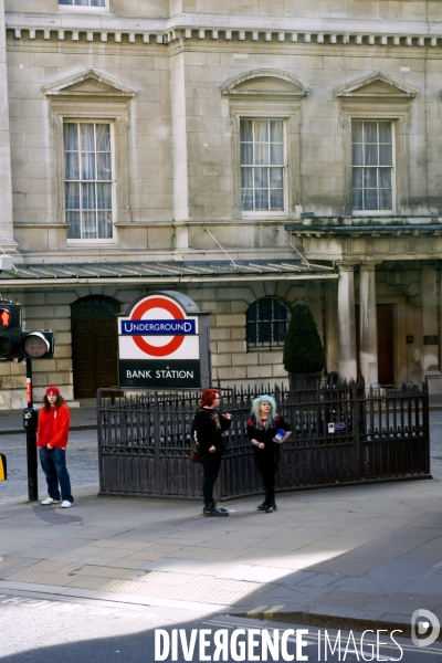 Ici Londres ! La City.A la station de metro Bnak