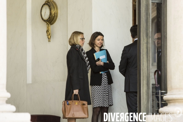 Le Président de la République François HOLLANDE reçoit le président de la Banque centrale européenne Mario DRAGHI au Palais de l Elysée.