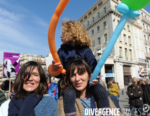 Marche des femmes a marseille