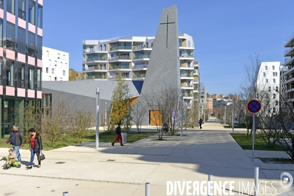 Illustration Mars 2015. Maison Saint Francois de Sales.Maison d eglise implantee sur les anciennes usines Renault dans le nouveau quartier de la zac Rives de Seine