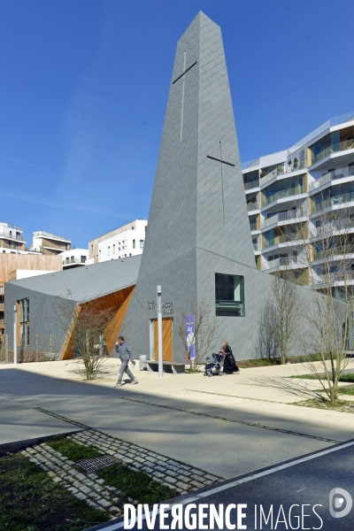 Illustration Mars 2015. Maison Saint Francois de Sales.Maison d eglise implantee sur les anciennes usines Renault dans le nouveau quartier de la zac Rives de Seine