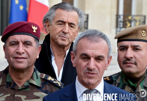 François Hollande reçoit à l Élysée des représentants des combattants kurdes
