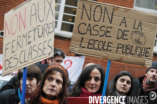 Manifestation contre les suppressions de postes dans l éducation nationale, Paris, 2/2011