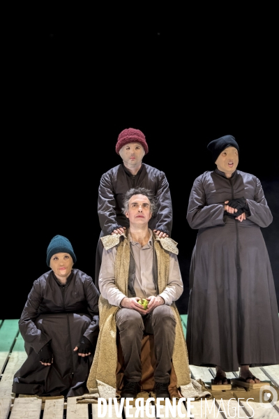 LA VIE DE GALILEE - Brecht - Sivadier - TNB - Carre Silvia Monfort