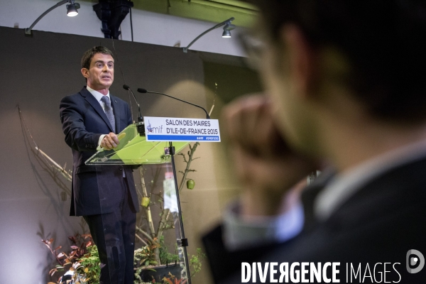 Manuel Valls au Salon des Maires d Ile-de-France