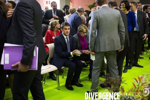 Manuel Valls au salon des maires.