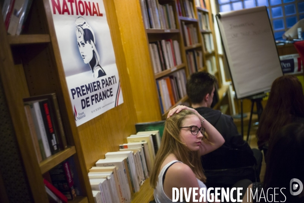 Reunion du front national de la jeunesse dans les locaux du fnj.