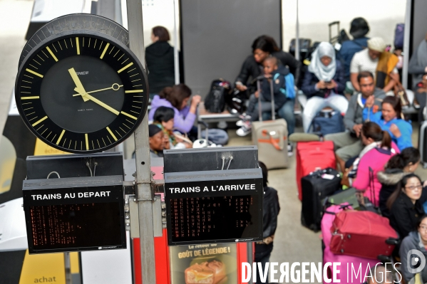 Voyageurs à la gare du nord