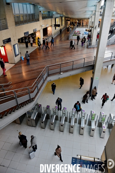 Voyageurs à la gare du nord
