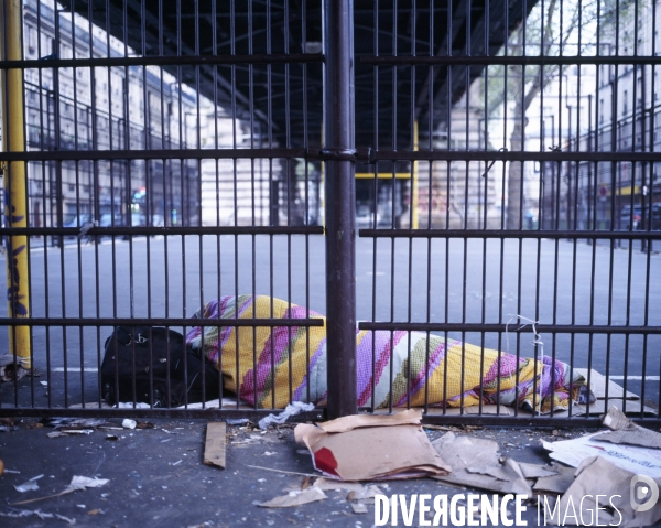 Paris, sous le métro aérien, boulevard de la Chapelle