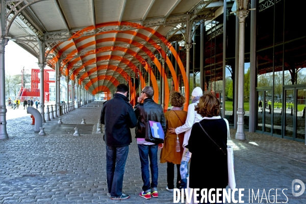 Illustration Avril 2015.Parc de la Villette.Oeuvre de l artiste Felice Varini, ous la galerie est de la grande halle.