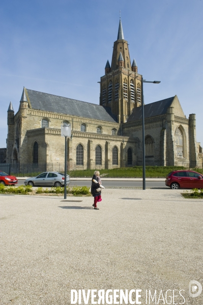 Illustration Avril 2015.Calais.L eglise Notre- Dame date du 13 eme siecle. C est le plus ancien monument de la ville. Son style Tudor est unique en France,