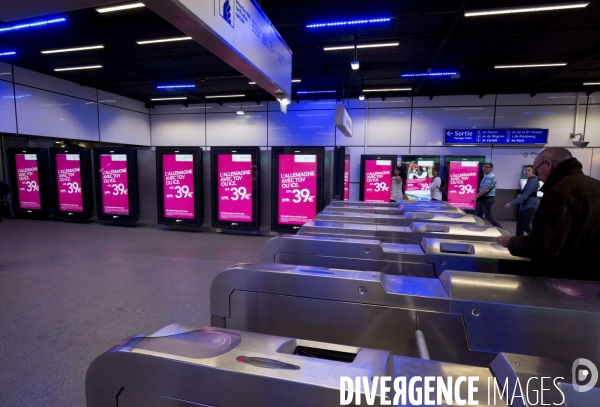 Samsung revolutionne l affichage dans le metro