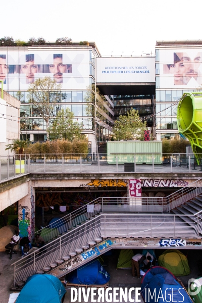 Cachés sous la Cité de la mode et du design