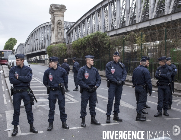 Metro La Chapelle, expulsion des réfugiés africains.