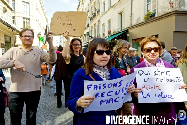 Manifestation contre l implantation d un Mac Do dans le quartier MontorgueiL
