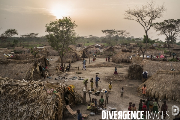 Refugees from car just arrived in the unhcr bili camp, in north congo drc.