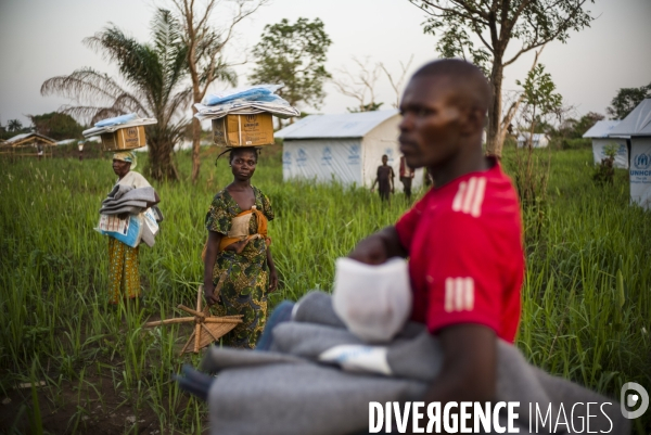 Refugees from car just arrived in the unhcr bili camp, in north congo drc.