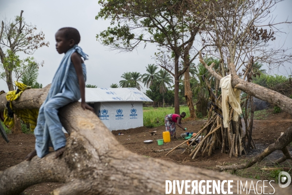 Refugees from car just arrived in the unhcr bili camp, in north congo drc.