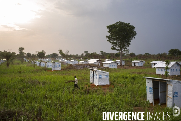 Refugees from car just arrived in the unhcr bili camp, in north congo drc.