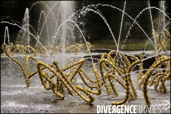 Inauguration après deux ans de travaux du Bosquet du théatre d eau, redessiné par le paysagiste Louis BENECH et investi par les sculptures fontaines de l artiste Jean-Michel OTHONIEL dans le parc du château de Versailles.