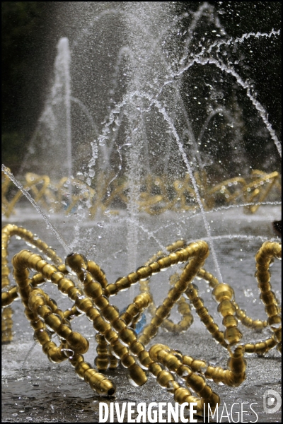 Inauguration après deux ans de travaux du Bosquet du théatre d eau, redessiné par le paysagiste Louis BENECH et investi par les sculptures fontaines de l artiste Jean-Michel OTHONIEL dans le parc du château de Versailles.
