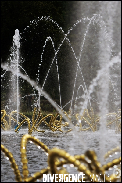 Inauguration après deux ans de travaux du Bosquet du théatre d eau, redessiné par le paysagiste Louis BENECH et investi par les sculptures fontaines de l artiste Jean-Michel OTHONIEL dans le parc du château de Versailles.