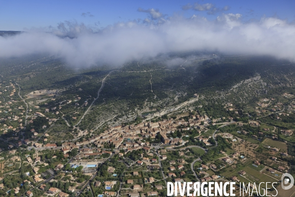 Vue aérienne du Luberon