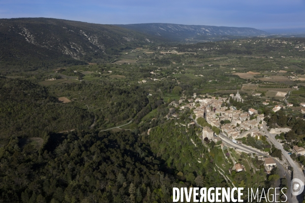 Vue aérienne du Luberon