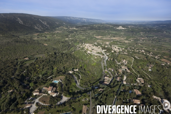 Vue aérienne du Luberon